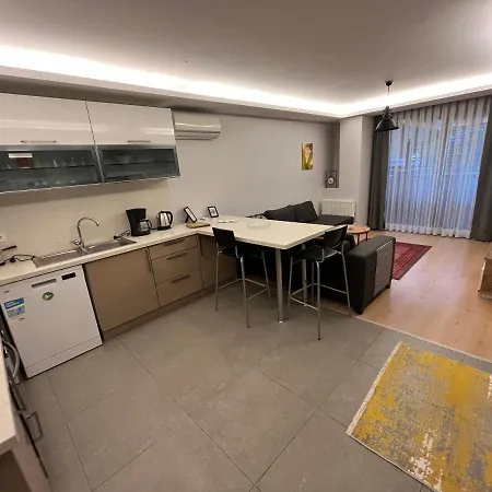 Comfy Flat, Close To The 