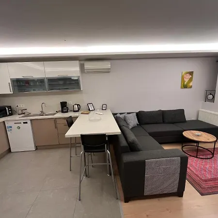 Apartment Comfy Flat, Close To The 